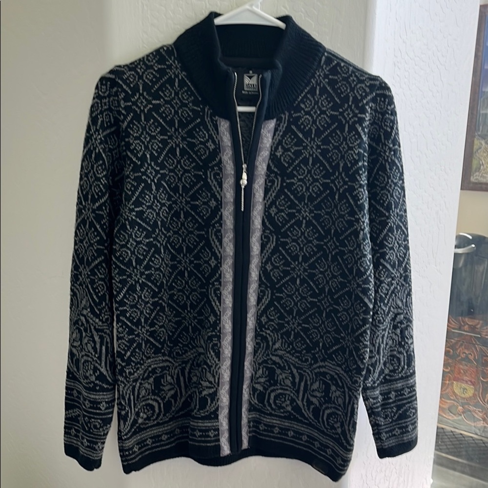 EUC Dale of Norway zip up cardigan sweater